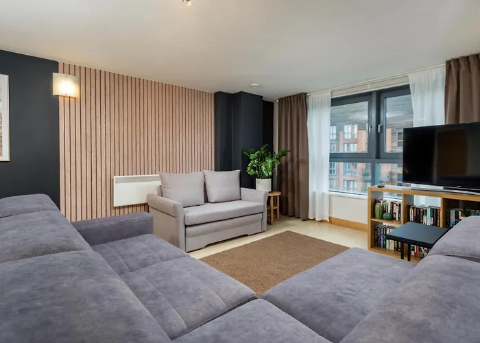 Apartment Urban Oasis: Heart Of By Train