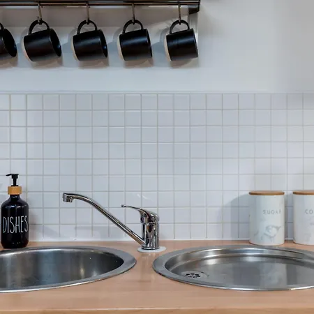 Urban Oasis: Heart Of By Train Лідс