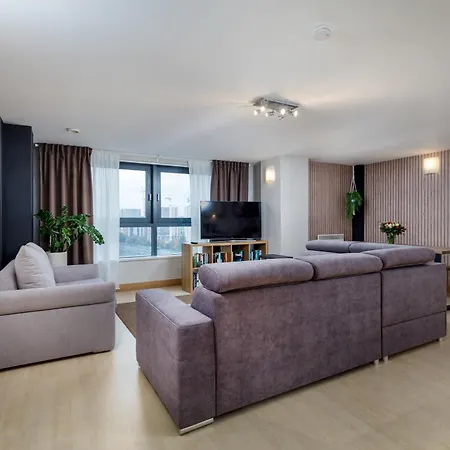 Urban Oasis: Heart Of By Train Лідс